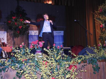 Valentinov glasbeno-humoristični koncert Franca Gorze z gosti 125